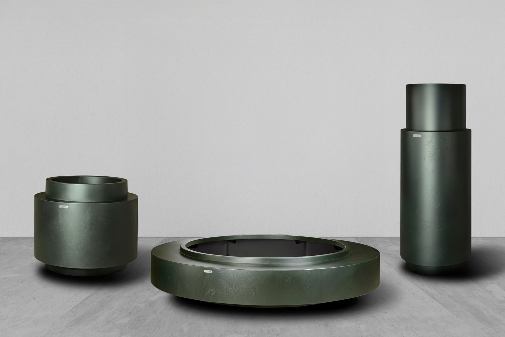 Schaller
DERBALI L
Low round metal planter