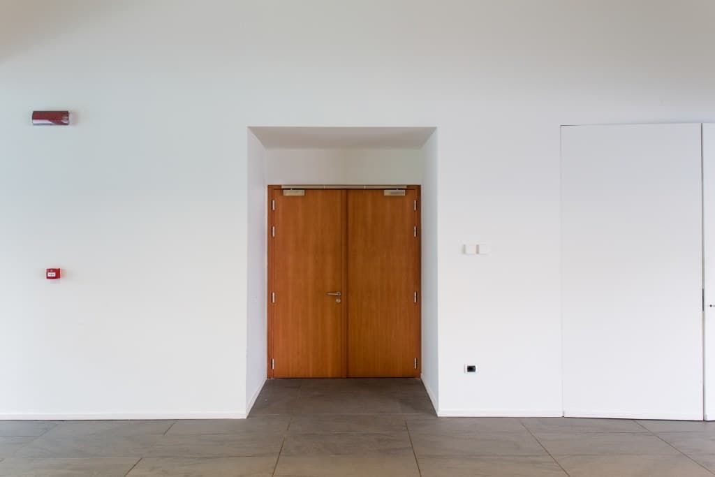 Sebino Chiusure
REI 120
Wooden Emergency exit door