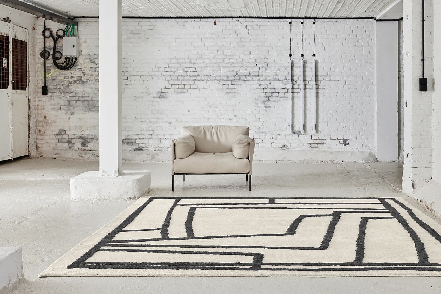 Serge LESAGE
COCOON III
Square handmade wool rug