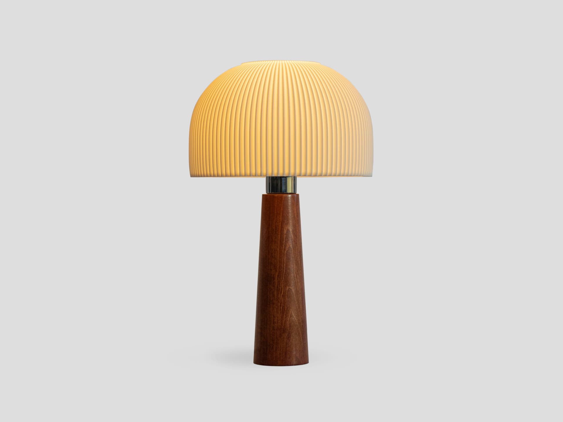 Soli Workshop
PICO PLUS
Wood table lamp with polymer shade