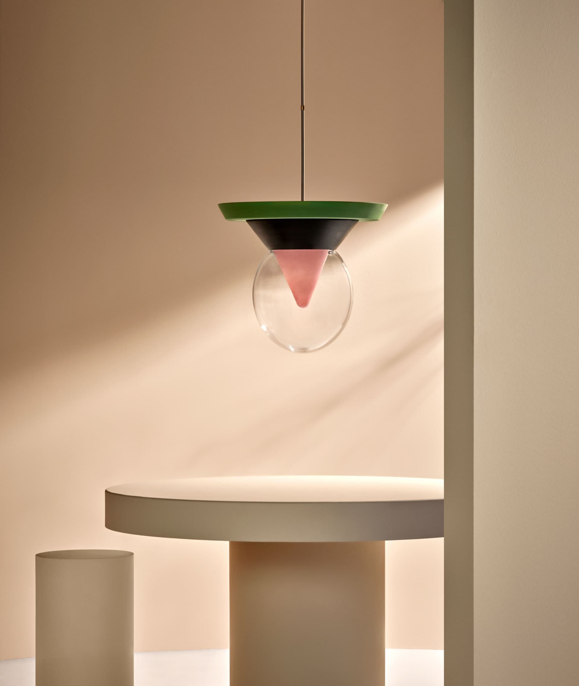 Sphaer
BIA
Pendant lamp in ceramic and blown glass