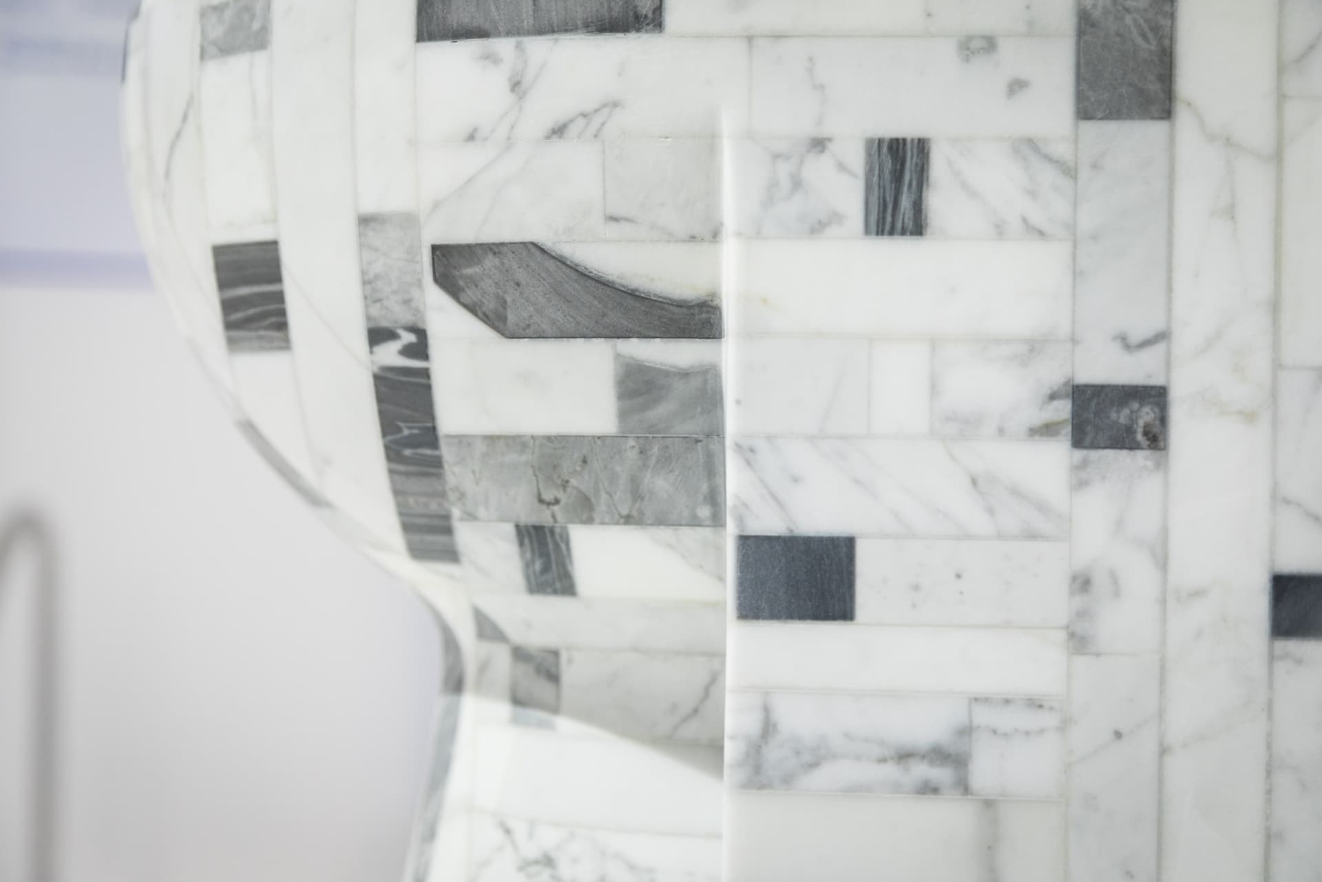 Stonethica
CONTRASTI FREESTANDING A
Freestanding Carrara marble washbasin
