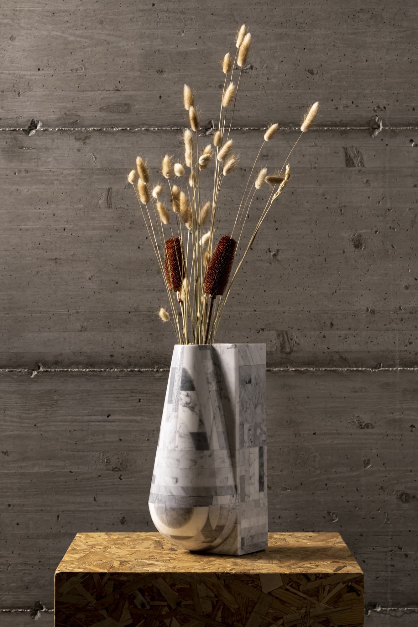 Stonethica
CONTRASTI L
Stem Carrara marble vase