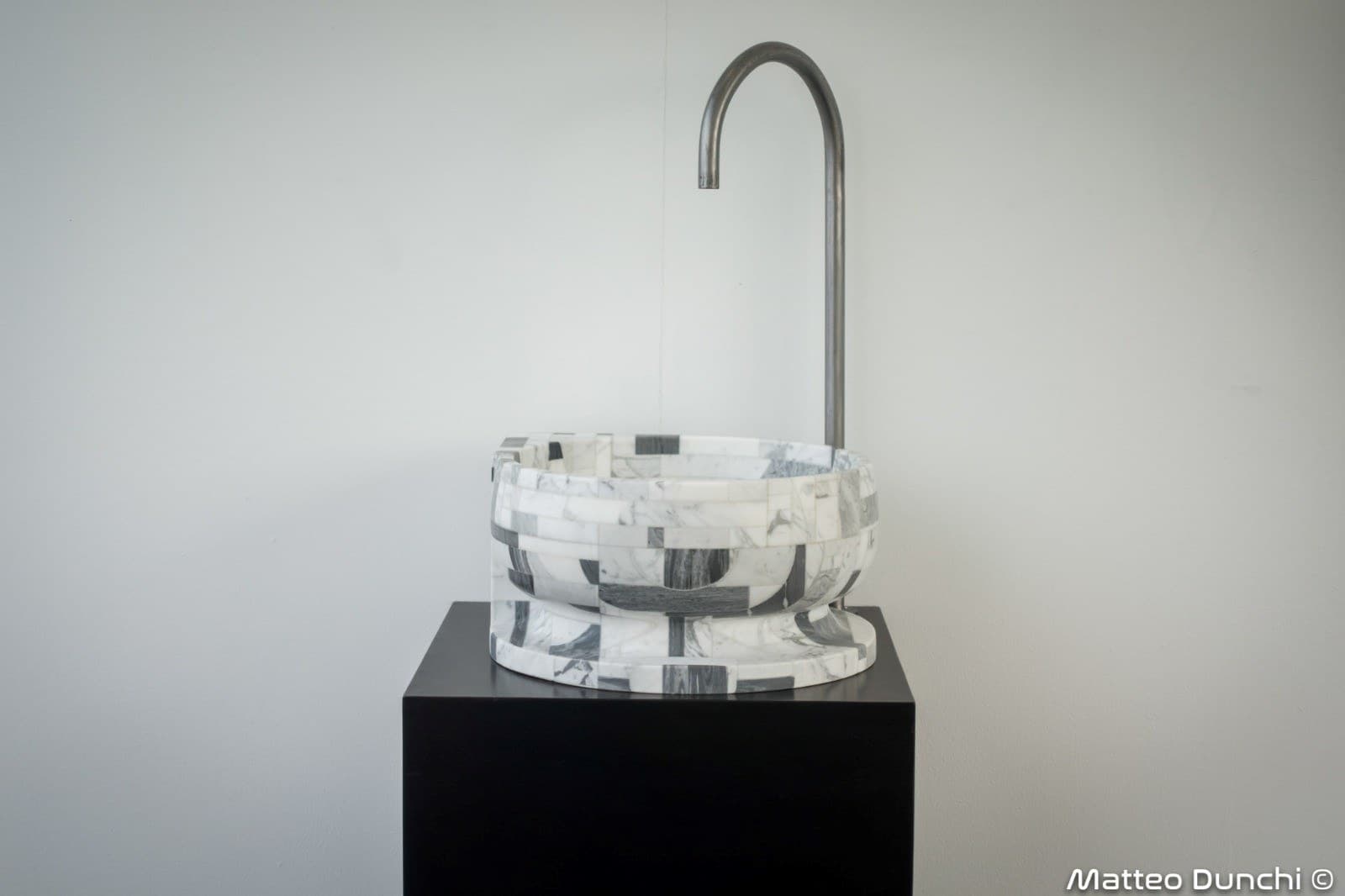 Stonethica
CONTRASTI SMALL
Countertop round marble washbasin