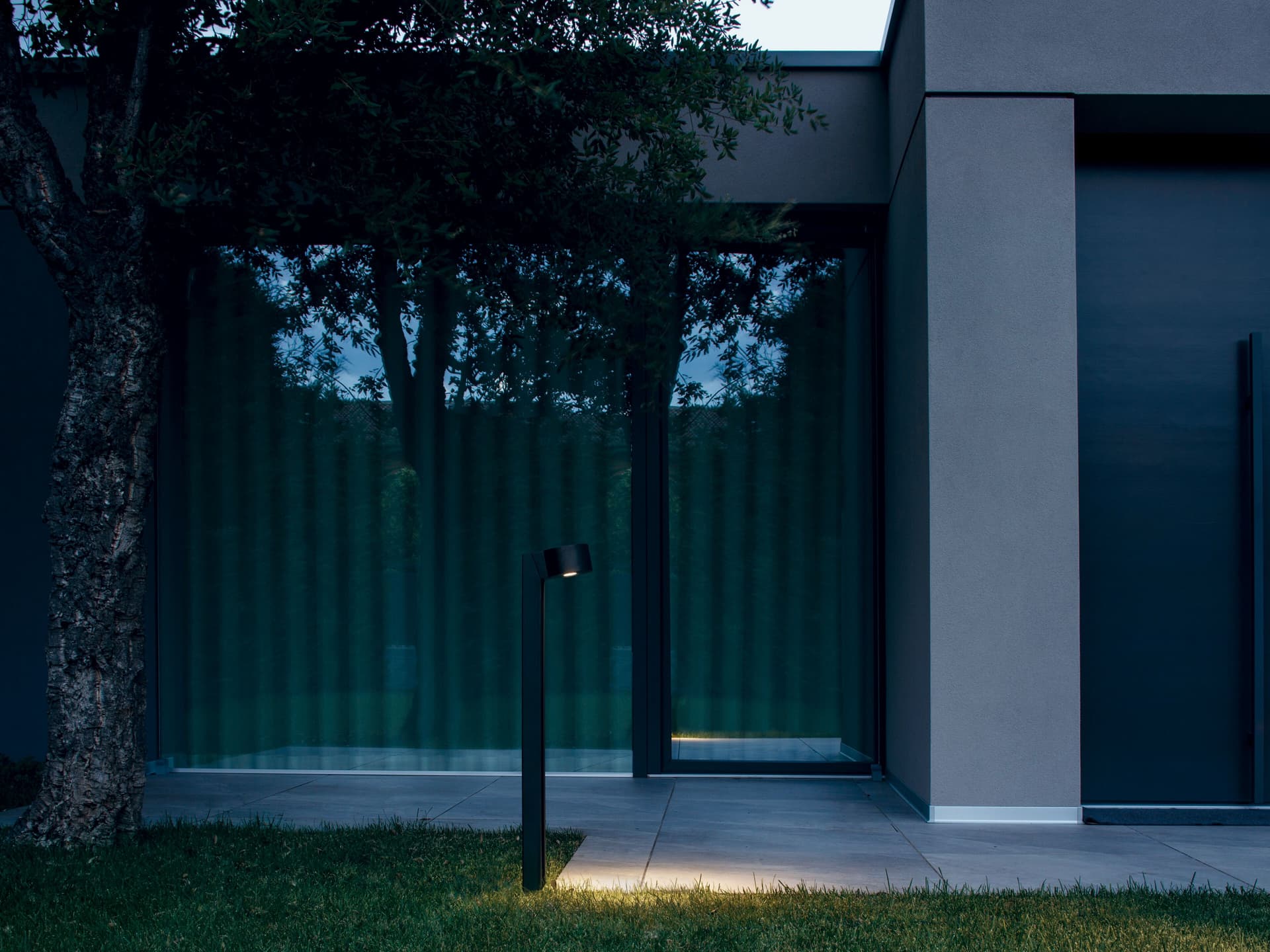 Stral
DAN
LED stainless steel bollard light