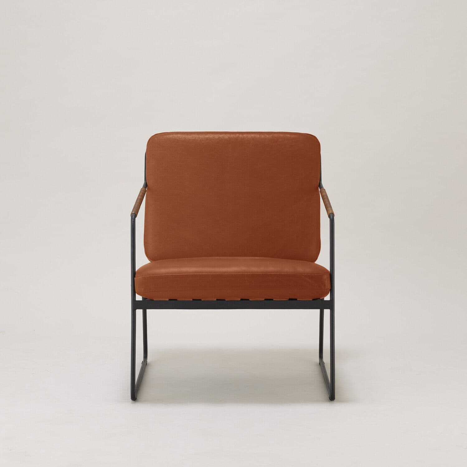 SUGIYAMA
FELICE
Sled base armchair with armrests