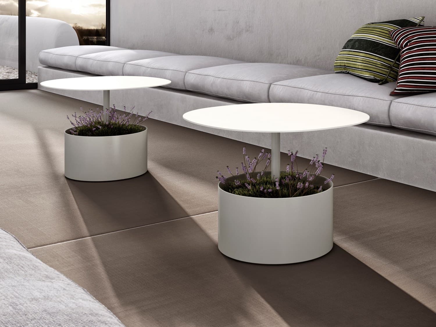 Systemtronic
LAURA
Round metal bistro side table