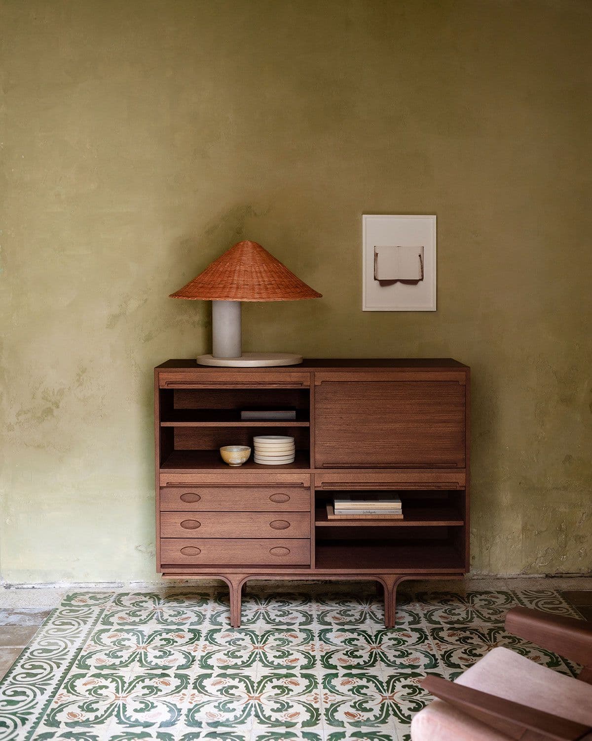 Tacchini
500/4
Wooden sideboard with tambour doors