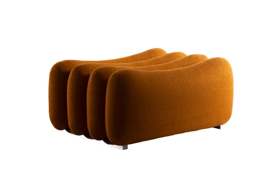 Tacchini
ADDITIONAL SYSTEM
Rectangular fabric pouf