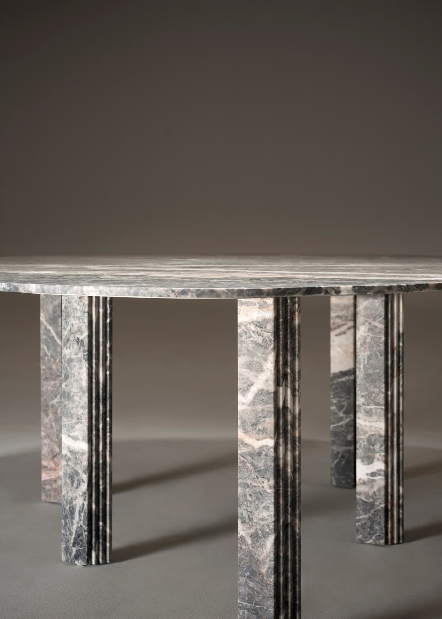 Tacchini
ORPHEUS
Marble living room table