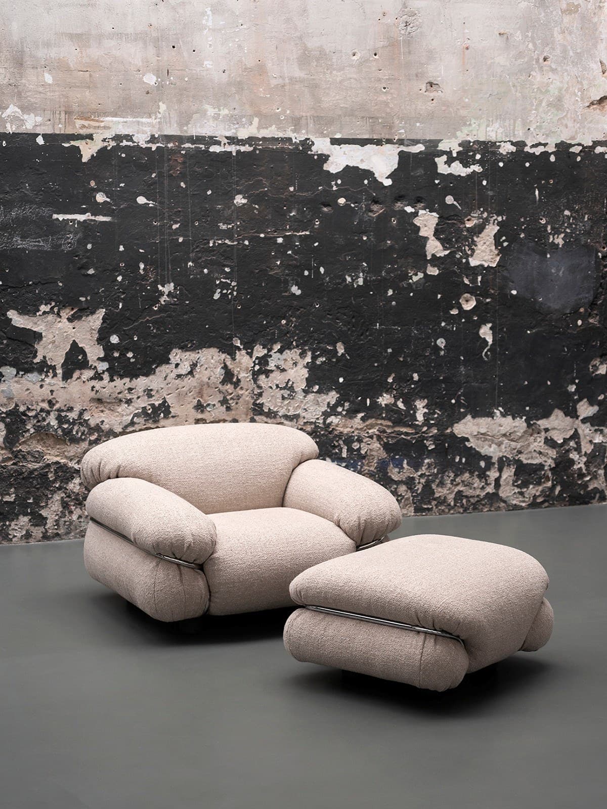 Tacchini
SESANN
Rectangular fabric pouf