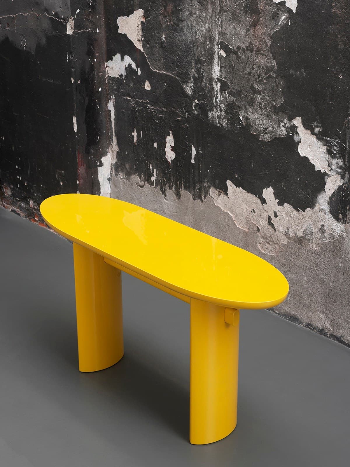 Tacchini
TORII LOVE
Oval console table