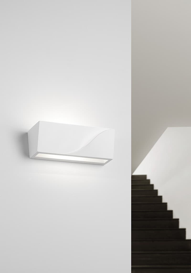 Tecnico
PELLENE
Plaster wall light
