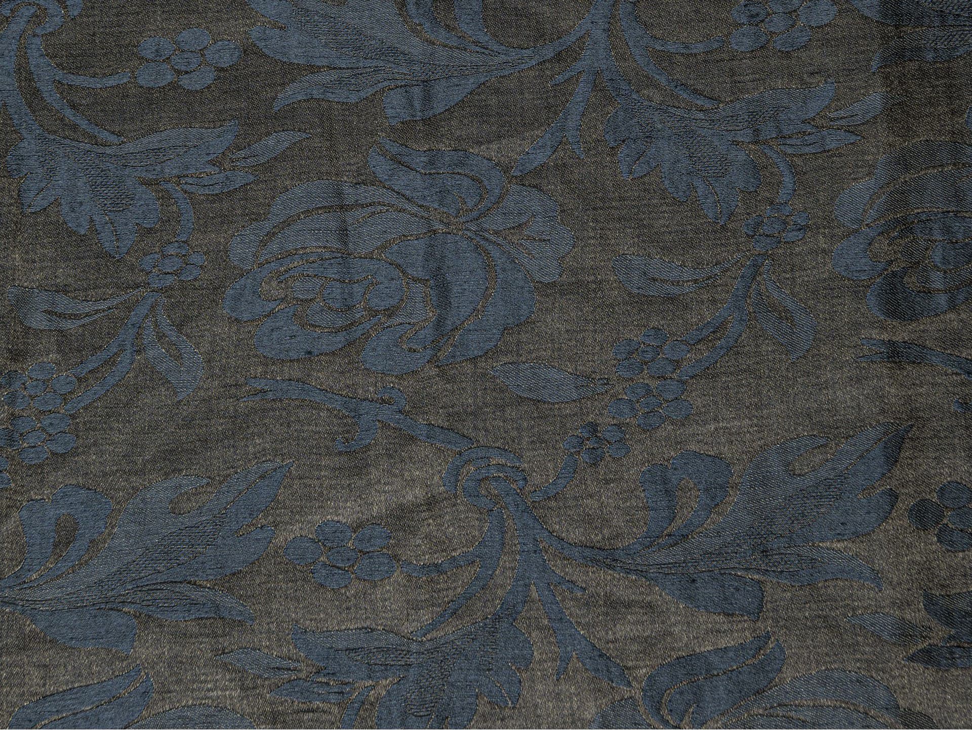 The House of Lyria
CAMMARATA
Jacquard linen and silk fabric with floral pattern