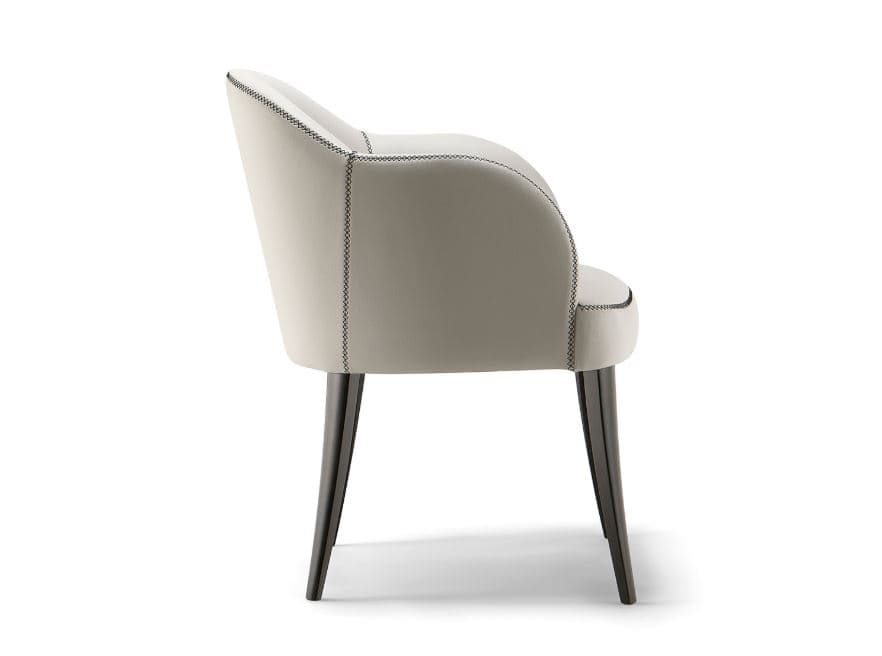 Tirolo
CHICAGO
Easy chair with armrests