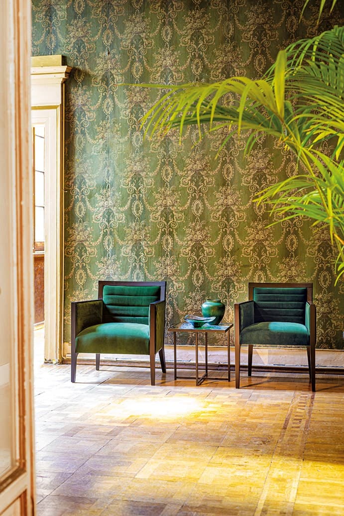 Tirolo
GINEVRA
Fabric armchair with armrests