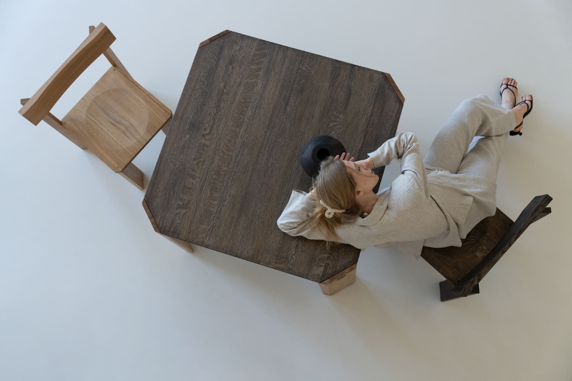 Tivoli
POINT
Square wooden table