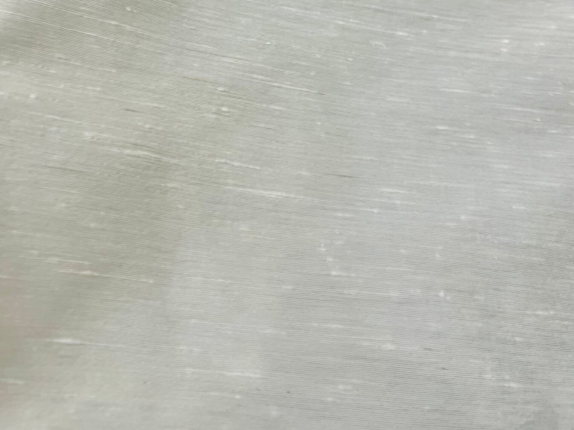 Tohora
WHITE OR CREAM DUPION SILK
Solid-color handmade silk fabric