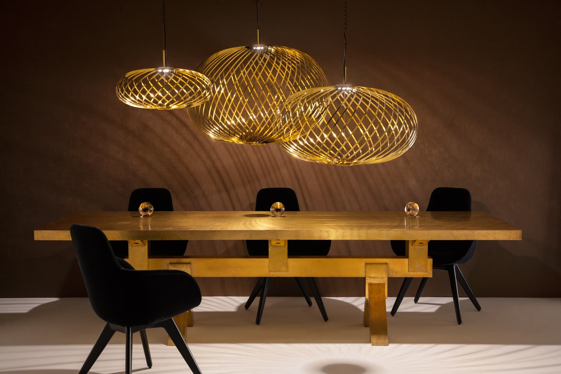 Tom Dixon
SPRING MEDIUM
LED stainless steel pendant lamp