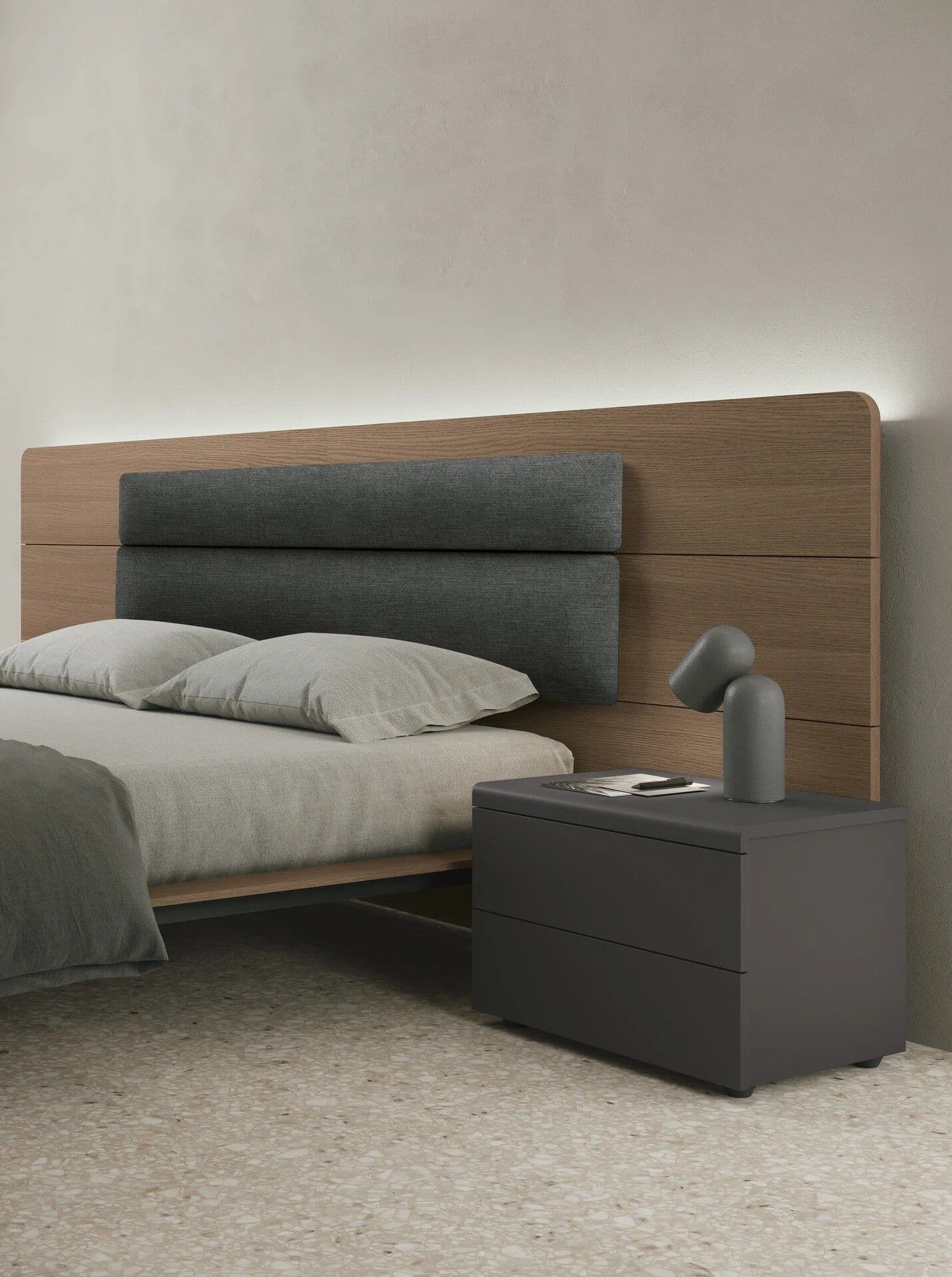 Tomasella
LEONARDO
Wooden double bed with integrated lighting