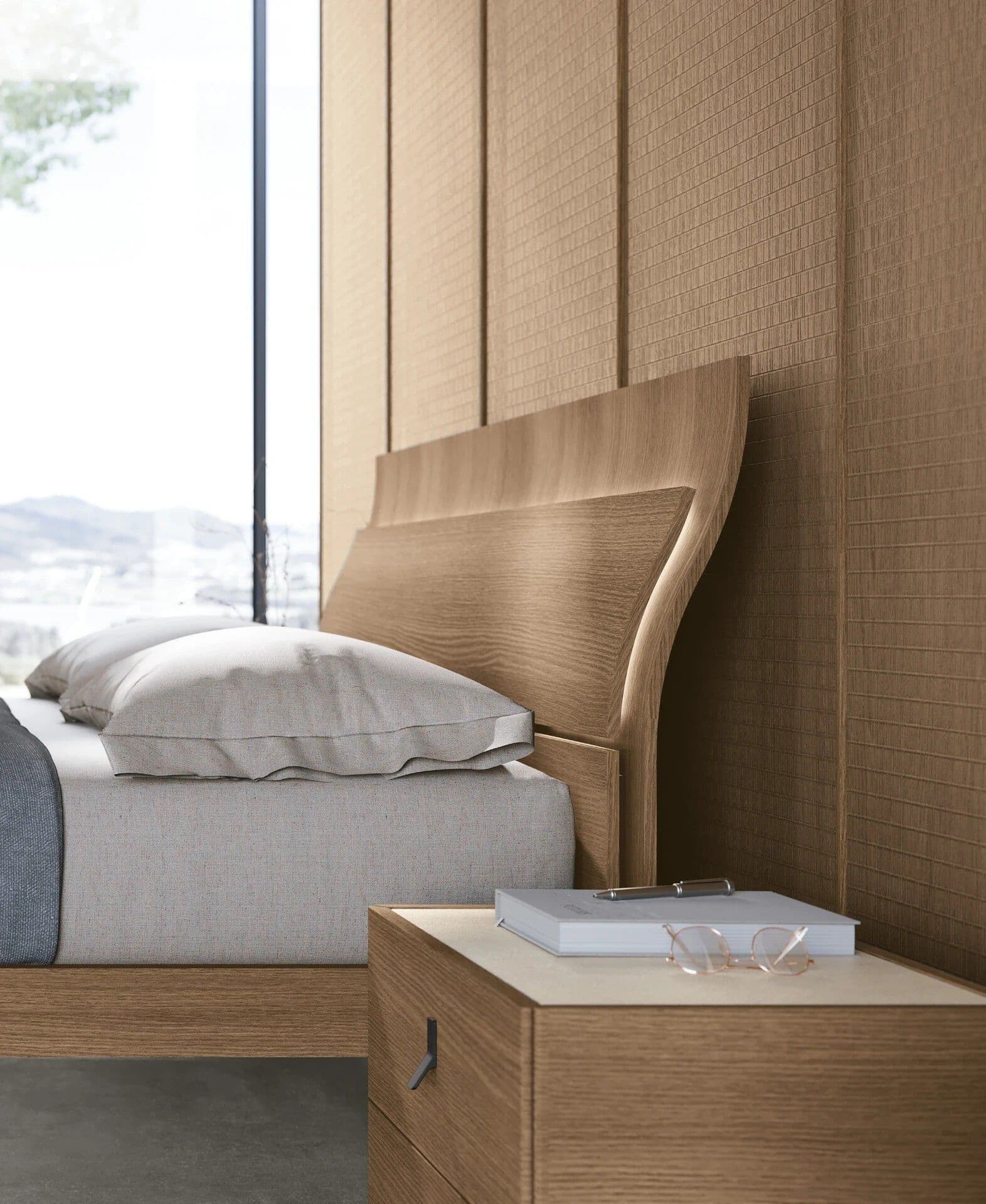 Tomasella
OPHELIA
Wooden double bed with integrated lighting