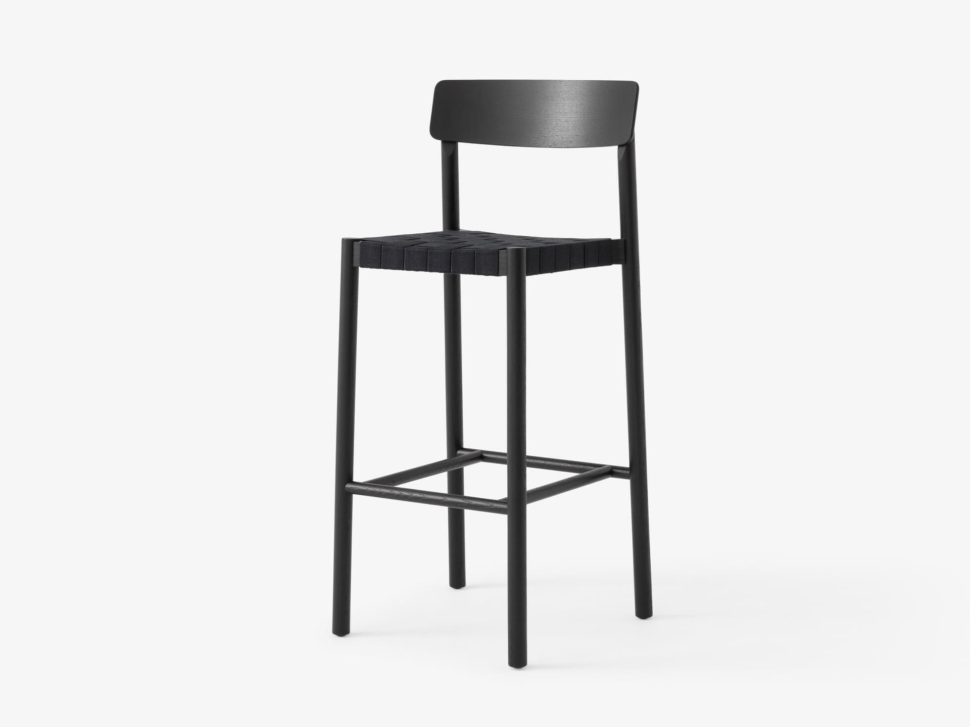 &Tradition
BETTY TK15
Solid wood bar stool with linen seat