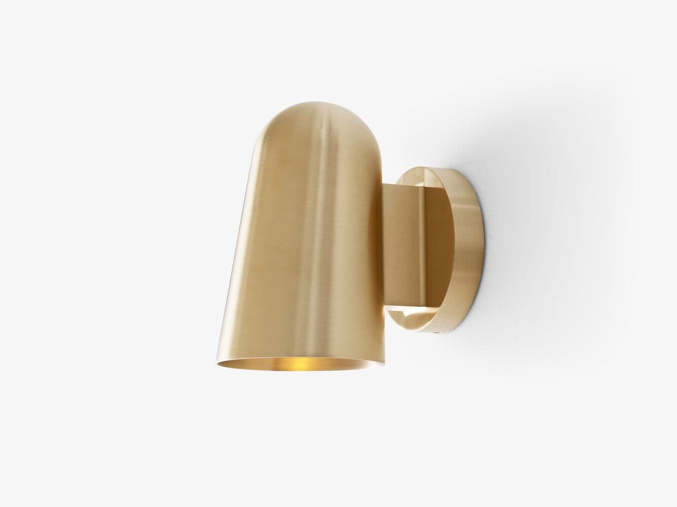 &Tradition
SOLID SC105
LED brass wall lamp