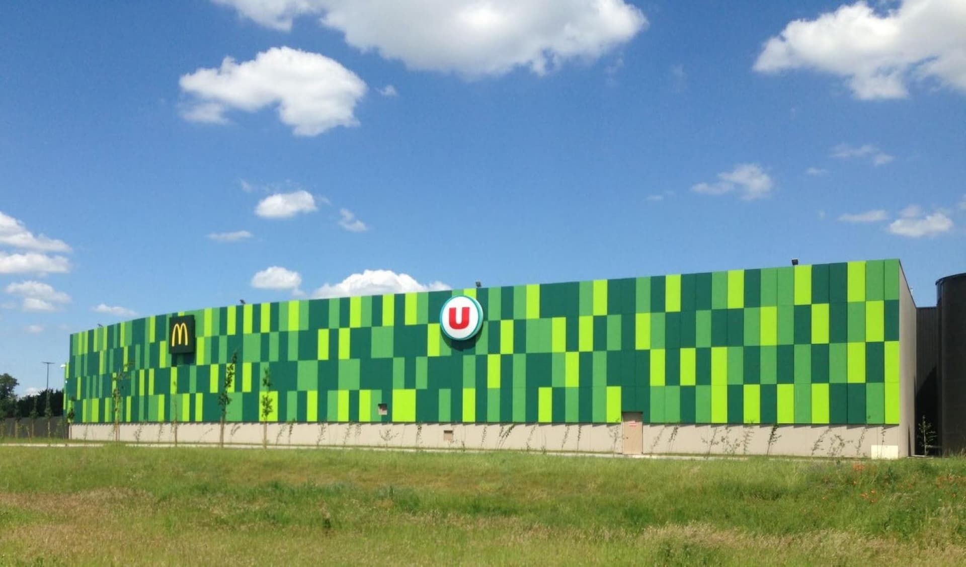 TRESPA® METEON® UNI COLOURS - HPL панель для фасада
