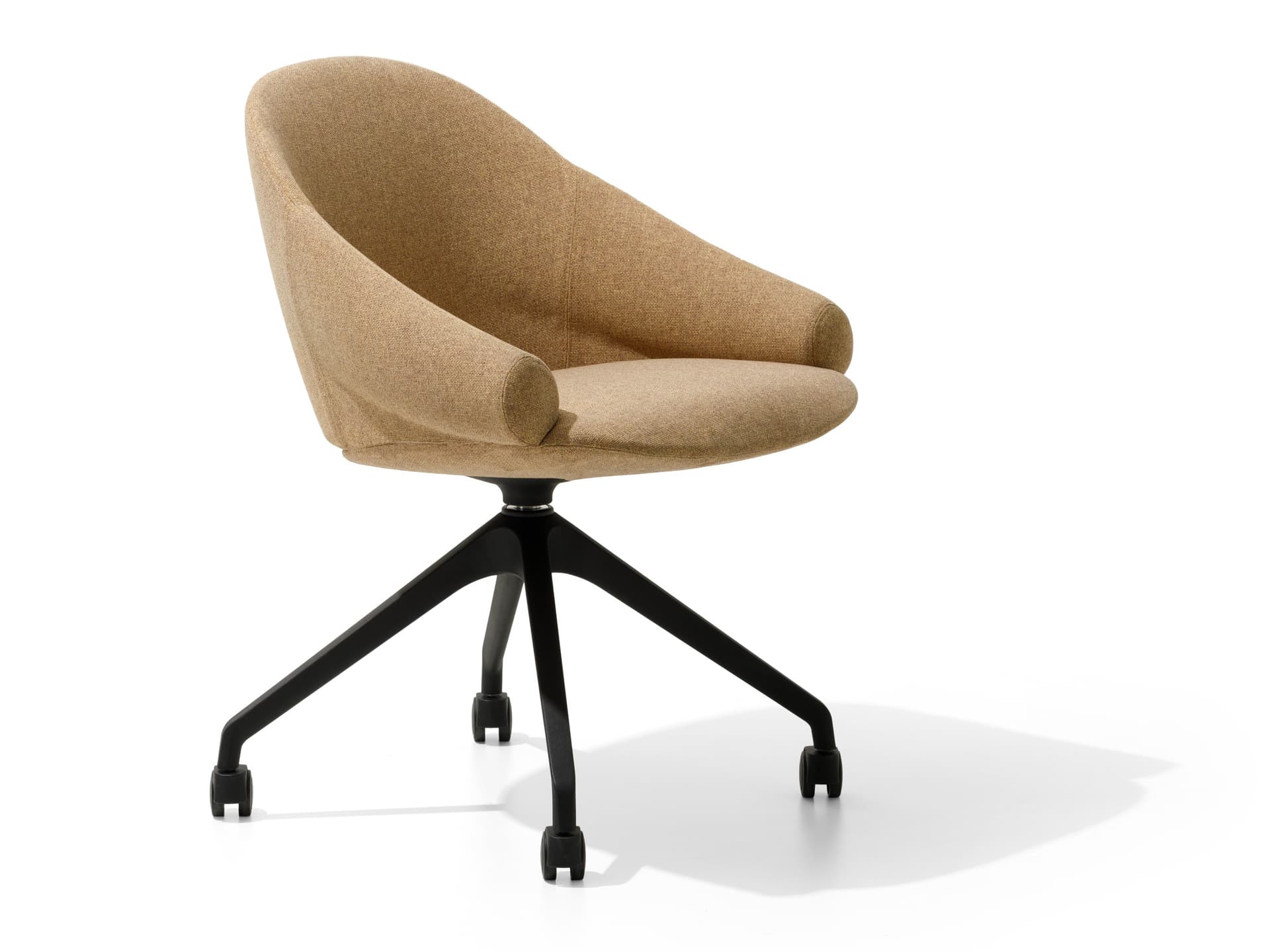 True Design
FENDER FD 4096R
Swivel fabric chair with castors