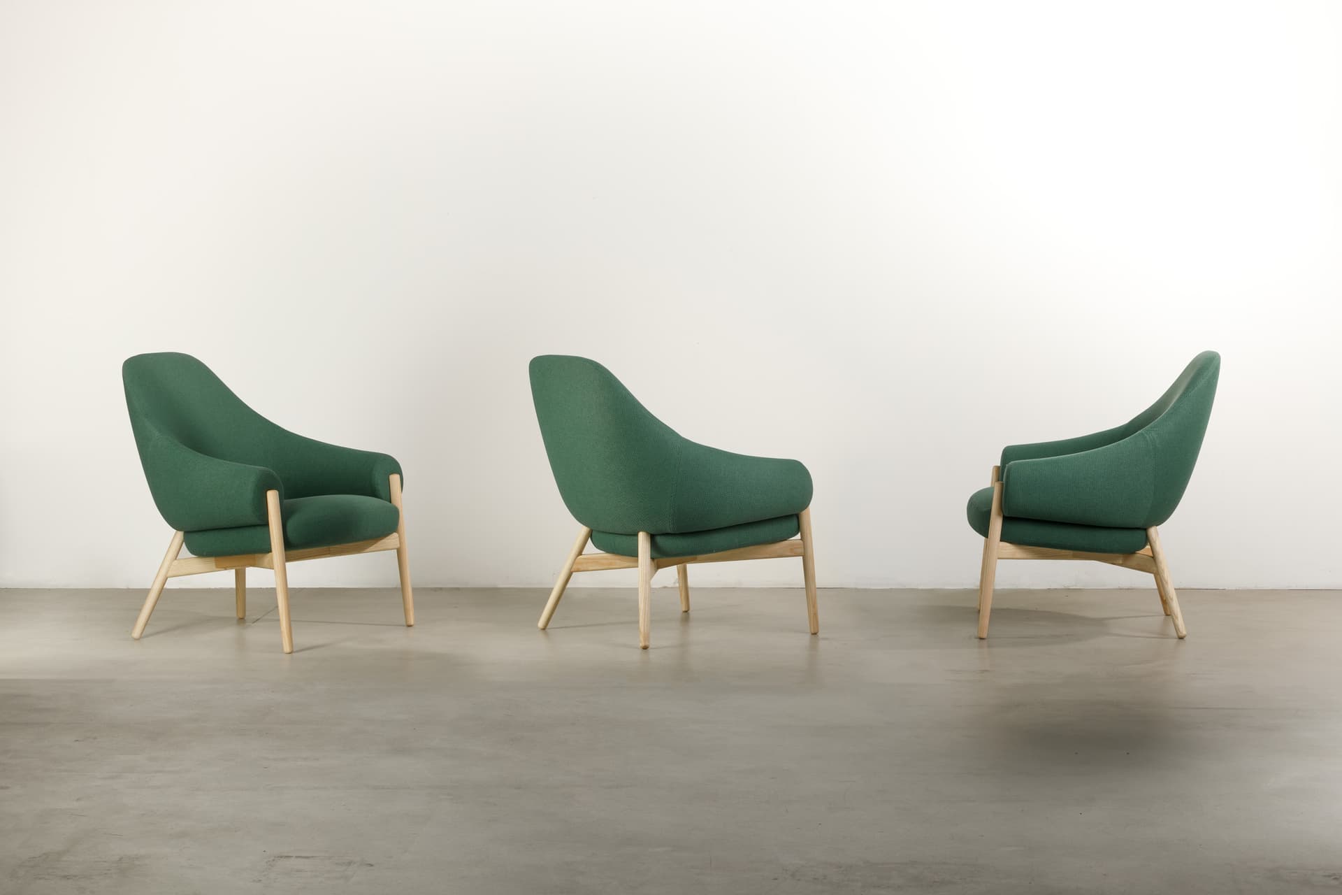 True Design
FENDER FD 7094
Fabric armchair with armrests