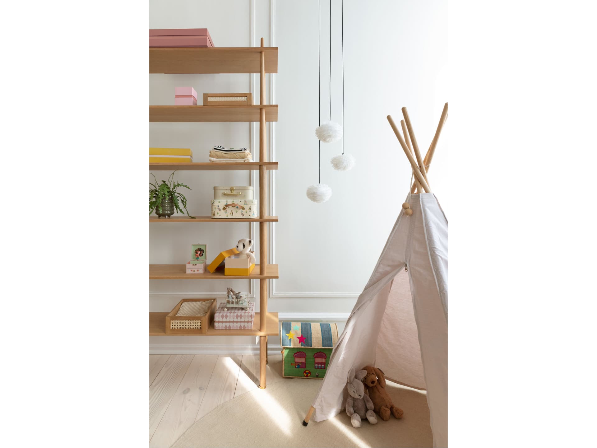 Umage
STORIES
Extra shelf for oak bookcase