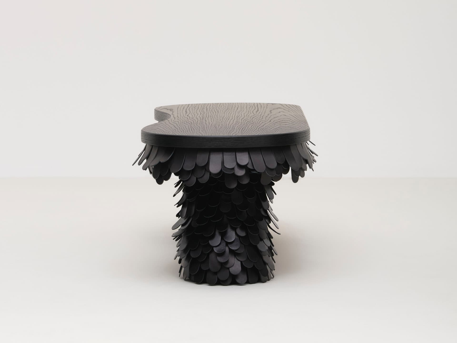 Uniqka
BETSY
Tanned leather and wood bench