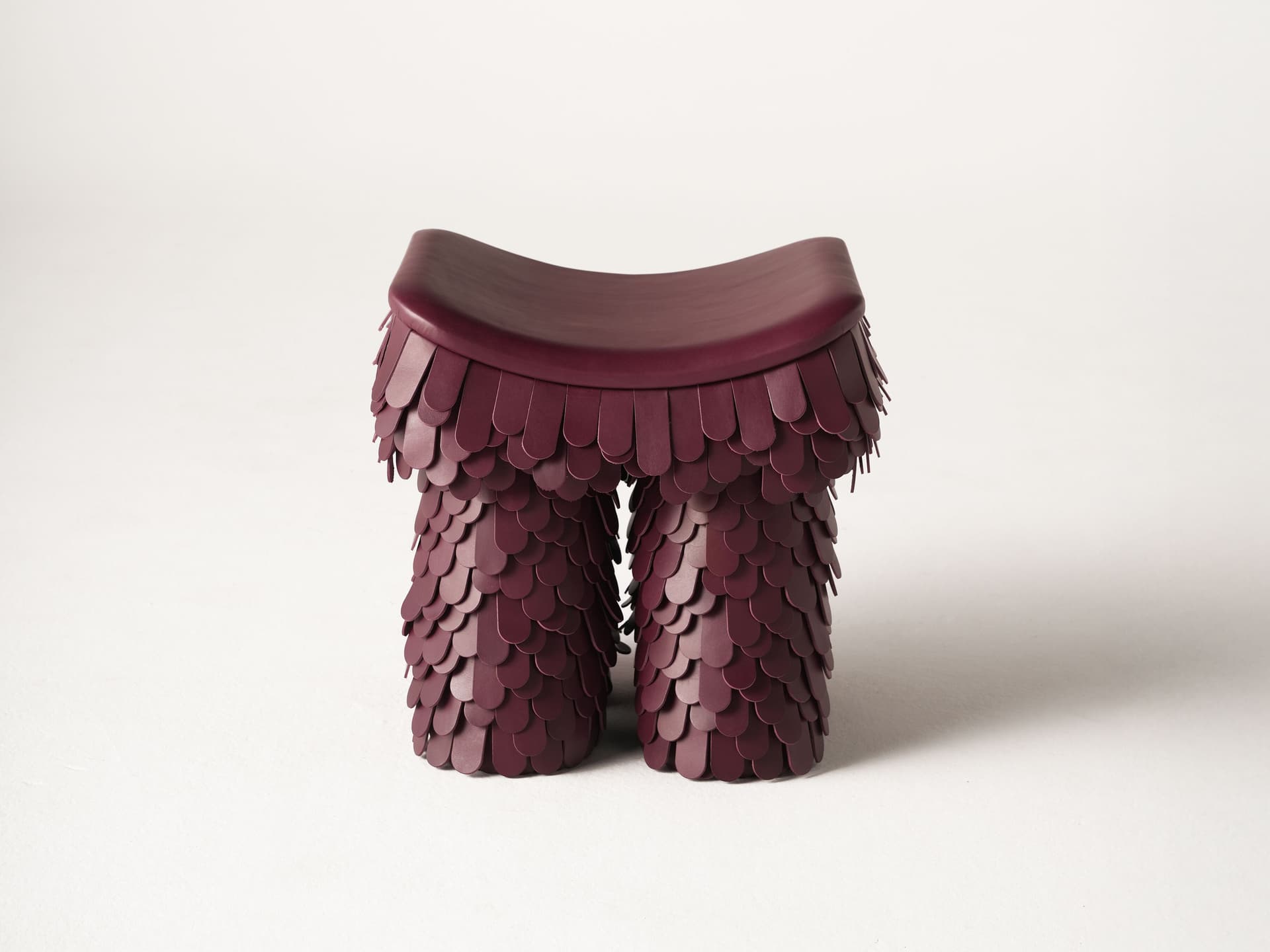 Uniqka
BETSY
Tanned leather and wood stool