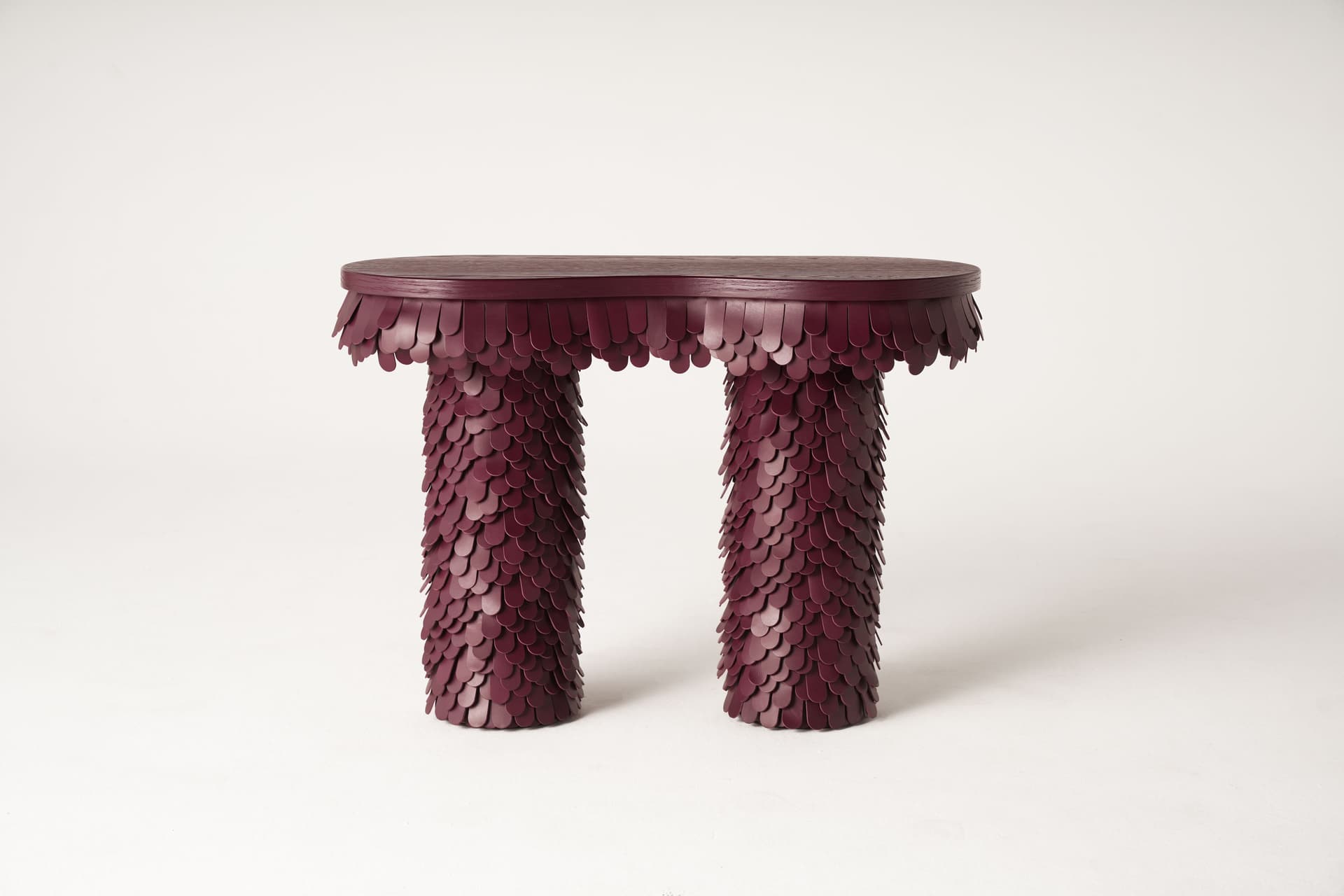 Uniqka
BETSY
Wood and leather console table