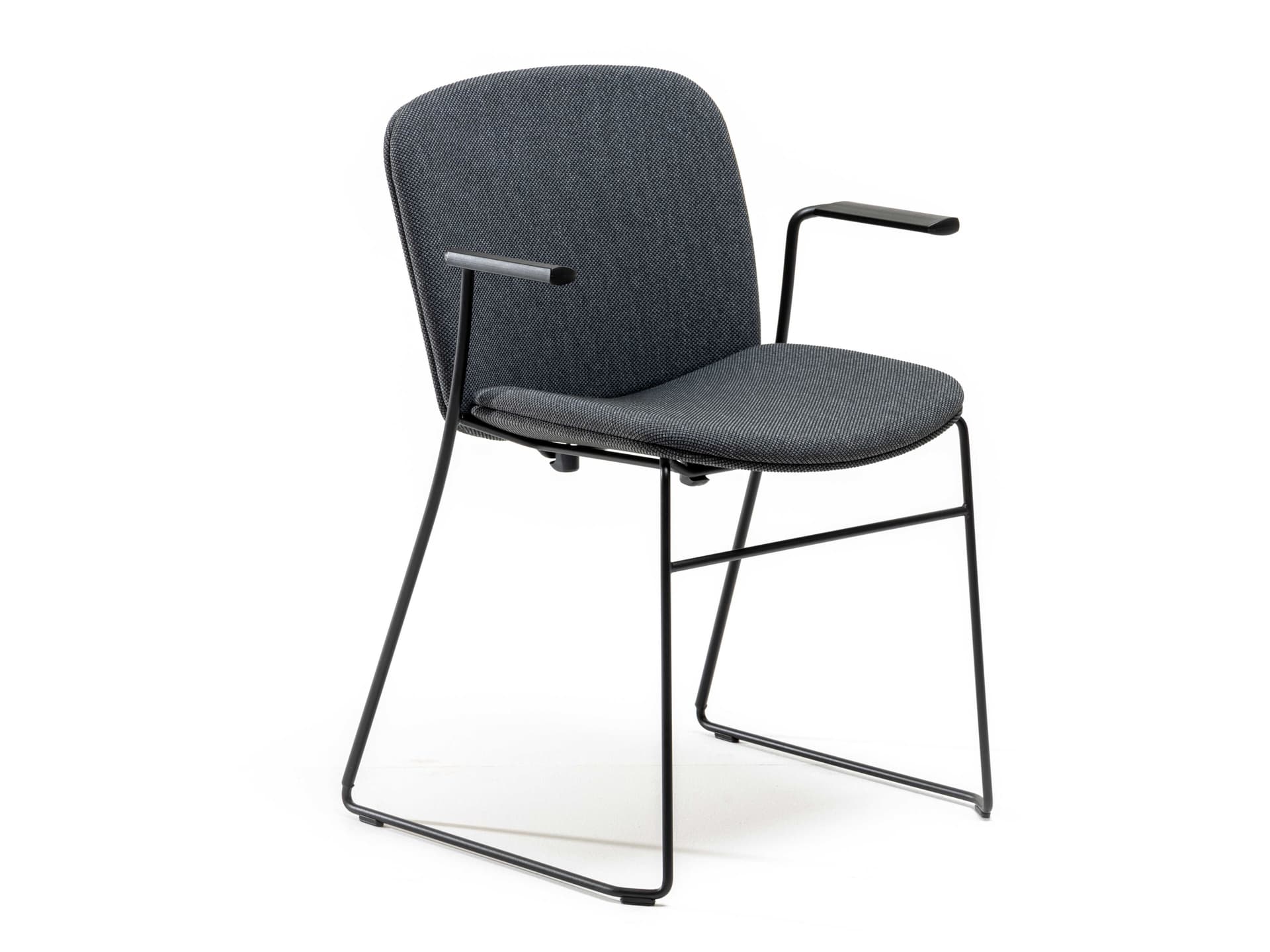 VAGHI
LIBERA SOFT
Upholstered sled base fabric chair with armrests