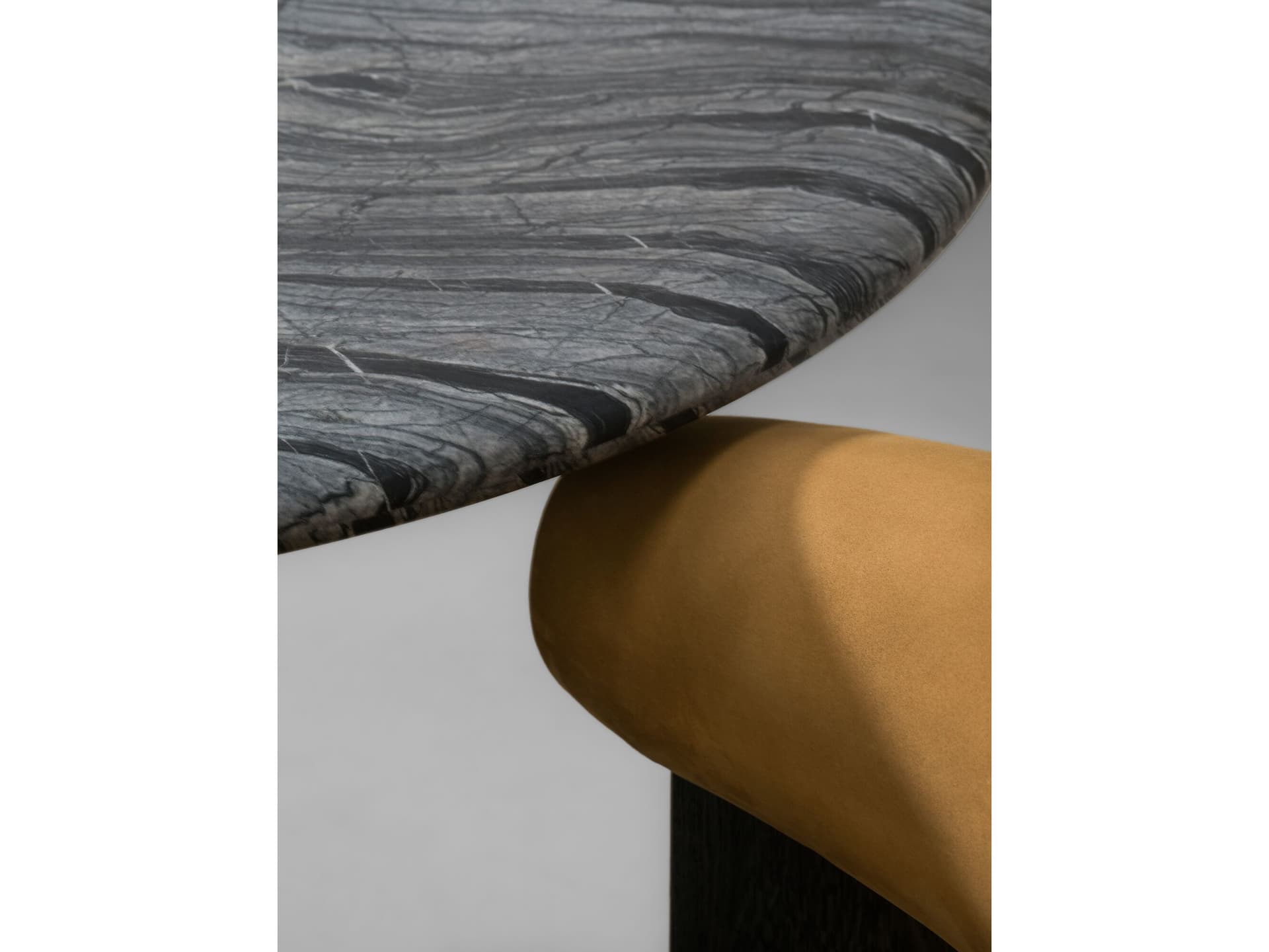 Van Rossum
BRACCI
Upholstered fabric chair with armrests
