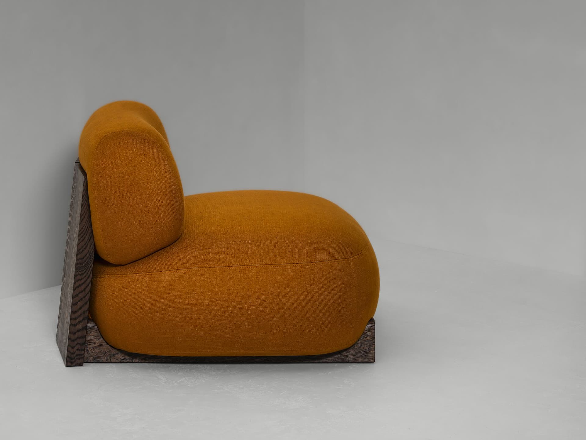Van Rossum
FORT
Armchair without armrests