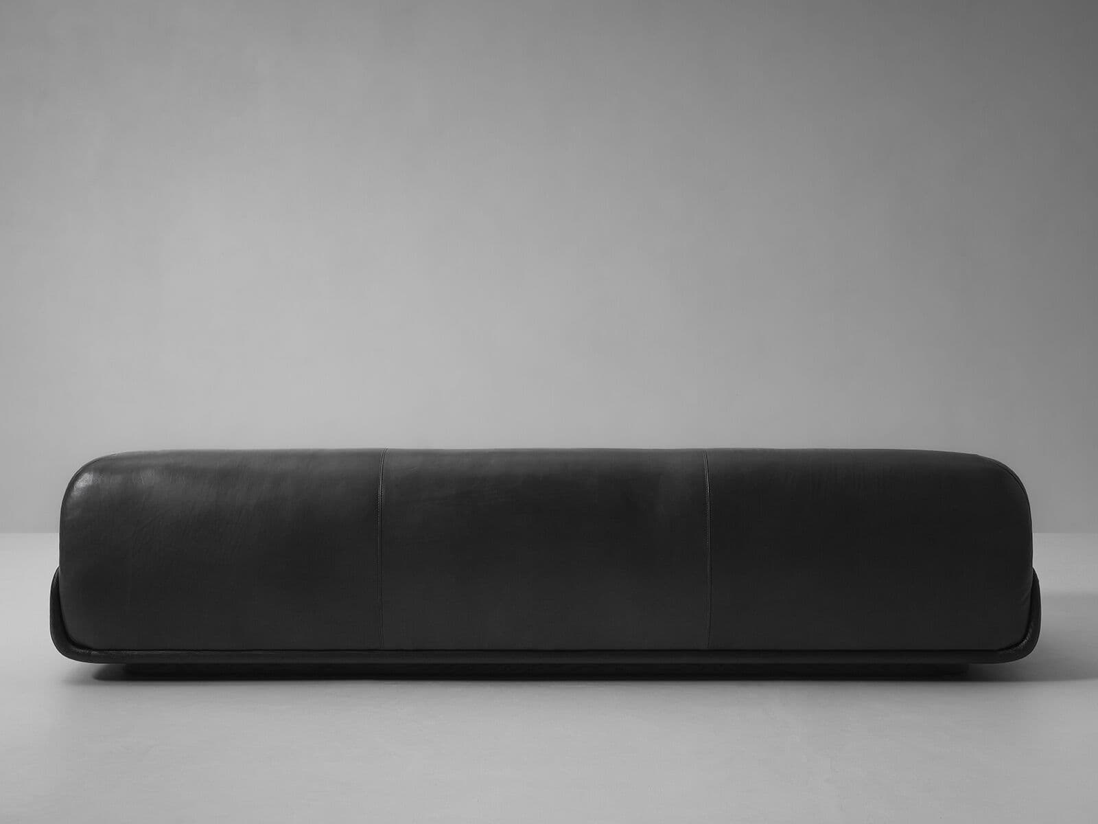 Van Rossum
TENERE
3 seater Straight leather sofa