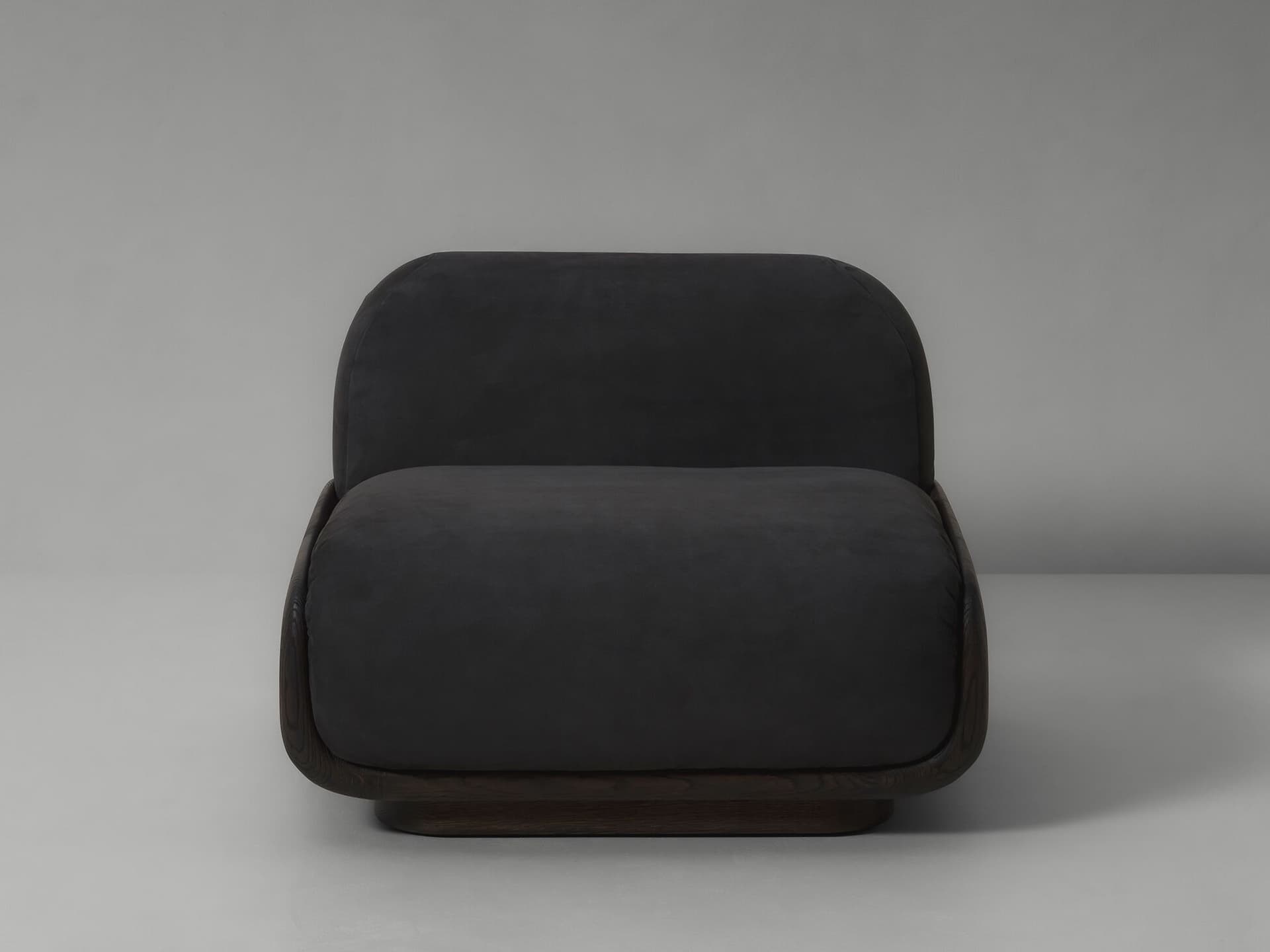 Van Rossum
TENERE
Fabric easy chair
