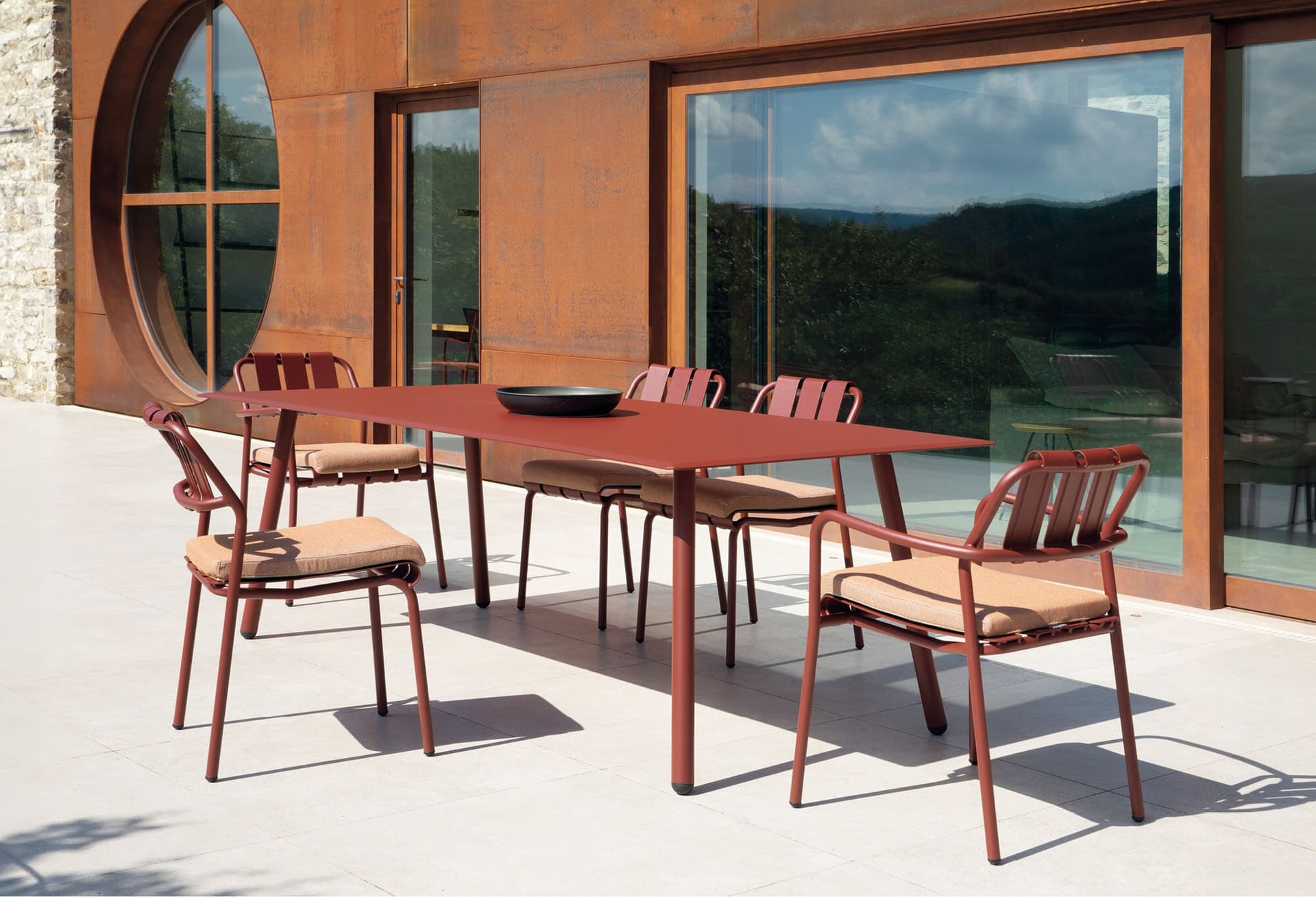 Vermobil
VERDEA
Rectangular aluminium garden table