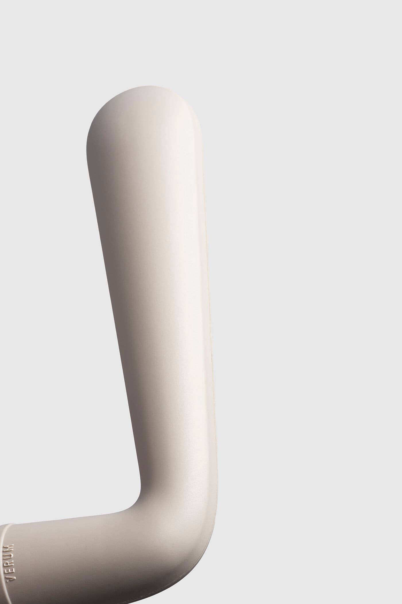 VERUM
SNAPP TAUPE
Recycled plastic door handle