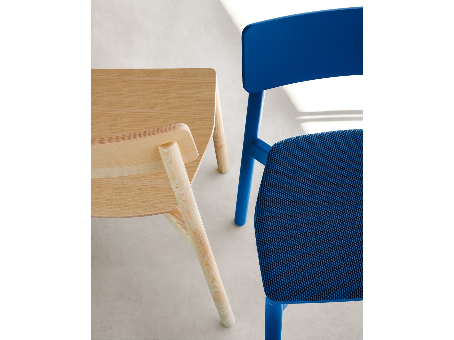 Very Wood
RIB 11
Stackable chair with padded seat