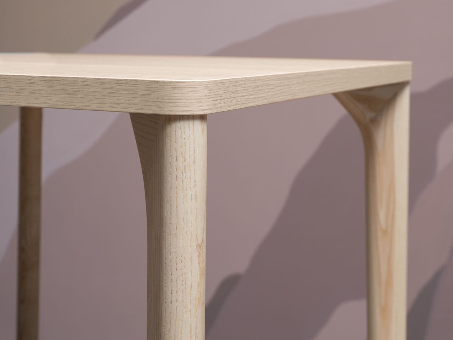 Very Wood
SIMPLE
Square wooden table