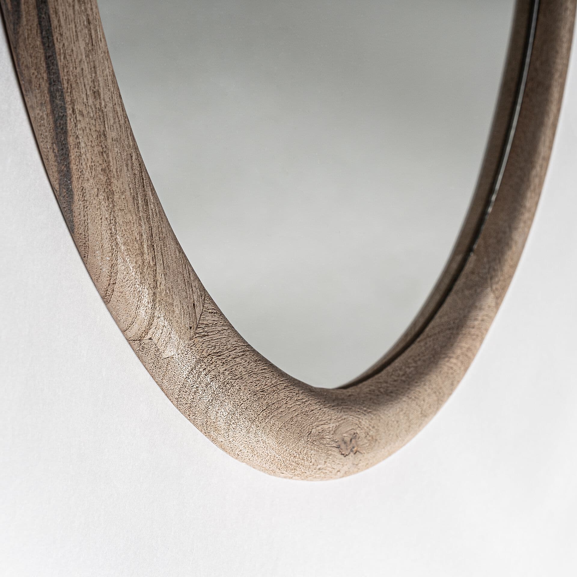 Vical Home
JACQUARD
Round framed mirror