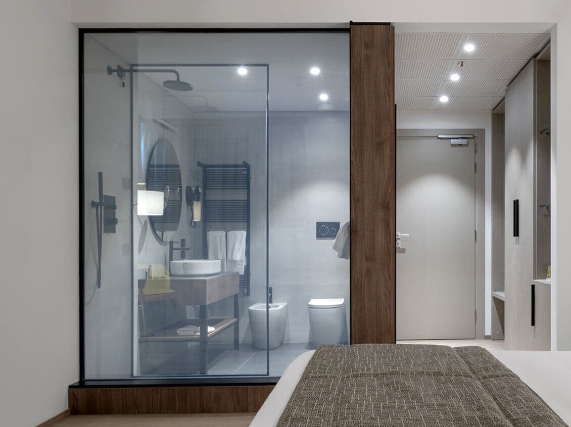 VITRIK
VK DESIGN - SHOWER ENCLOSURES
Shower cabin / bathtub wall panel with privacy control