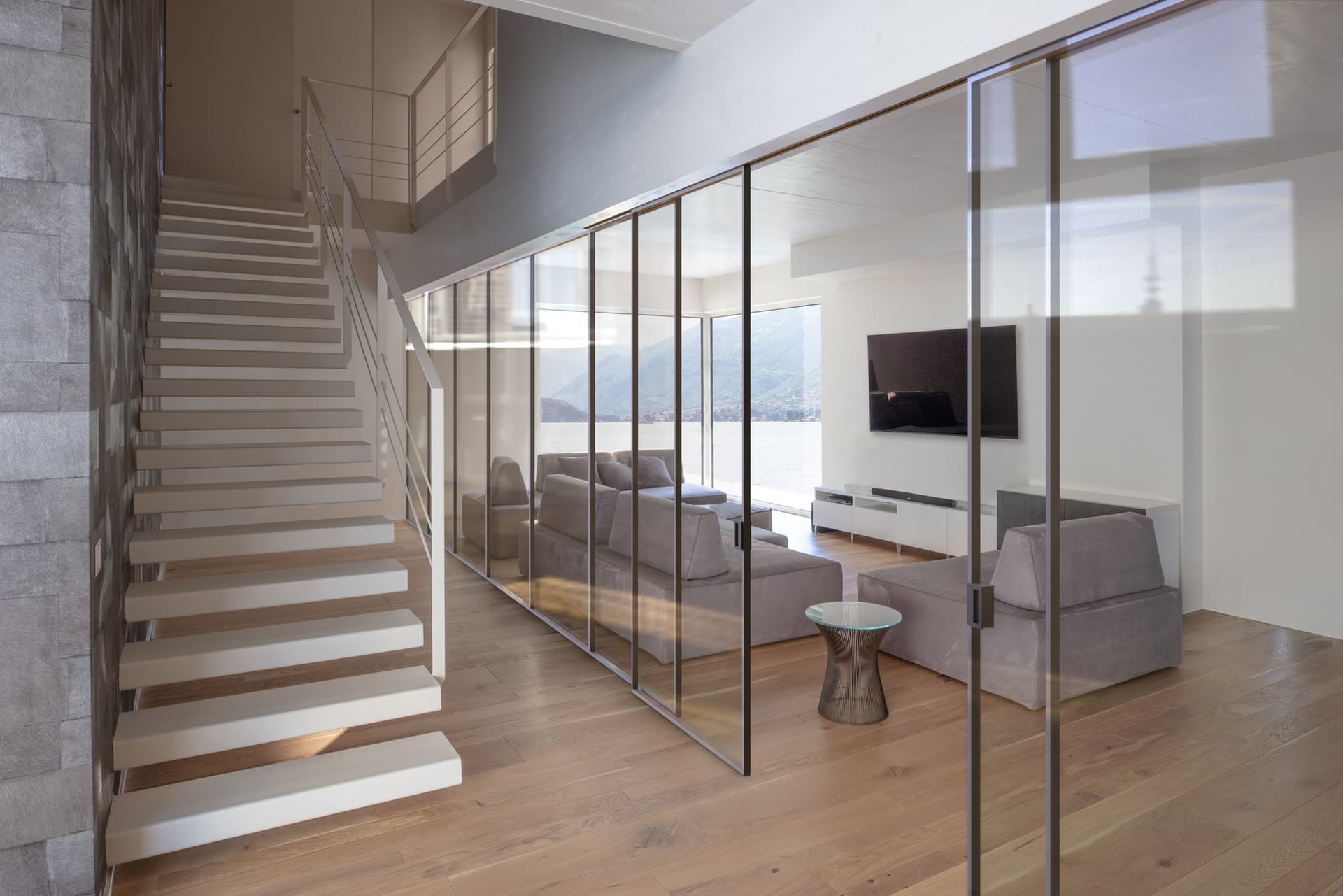 Viva Porte
COMO
Glass and aluminium door