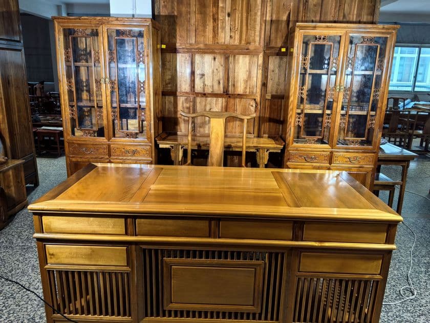 WANSHE
NANMU
Rectangular wooden desk