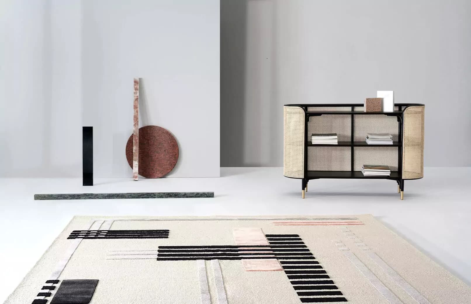 Wiener GTV Design
GREY
Hand-knotted square rug in wool and viscose