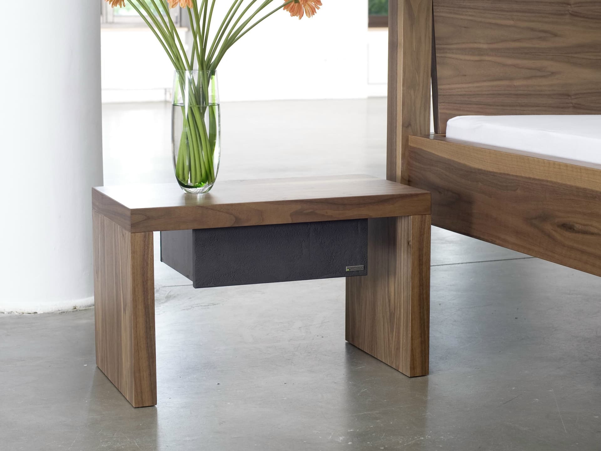 Wissmann raumobjekte
ART323-NT
Rectangular bedside table