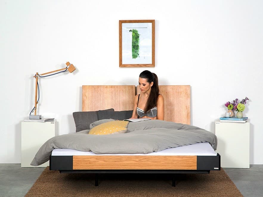 Wissmann raumobjekte
FLOAT - ART325
Wooden double bed with high headboard